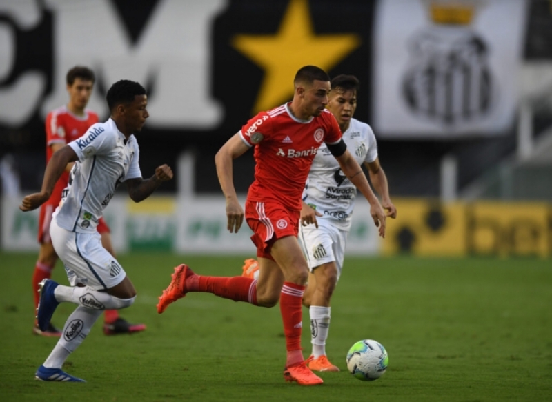 Internacional perde para  o Santos
